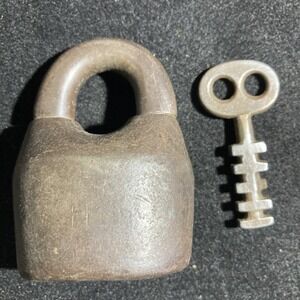 Antique Star Lock Works Iron Padlock w/ Flat Skelton Butterfly Key Cast Iron